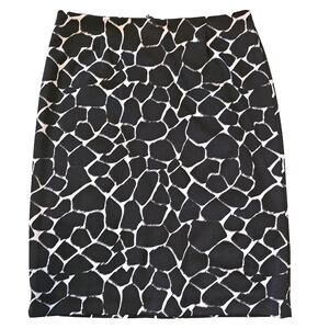 Alfani Black White Animal Print Skirt Sz 6P Pencil Stretch Petite